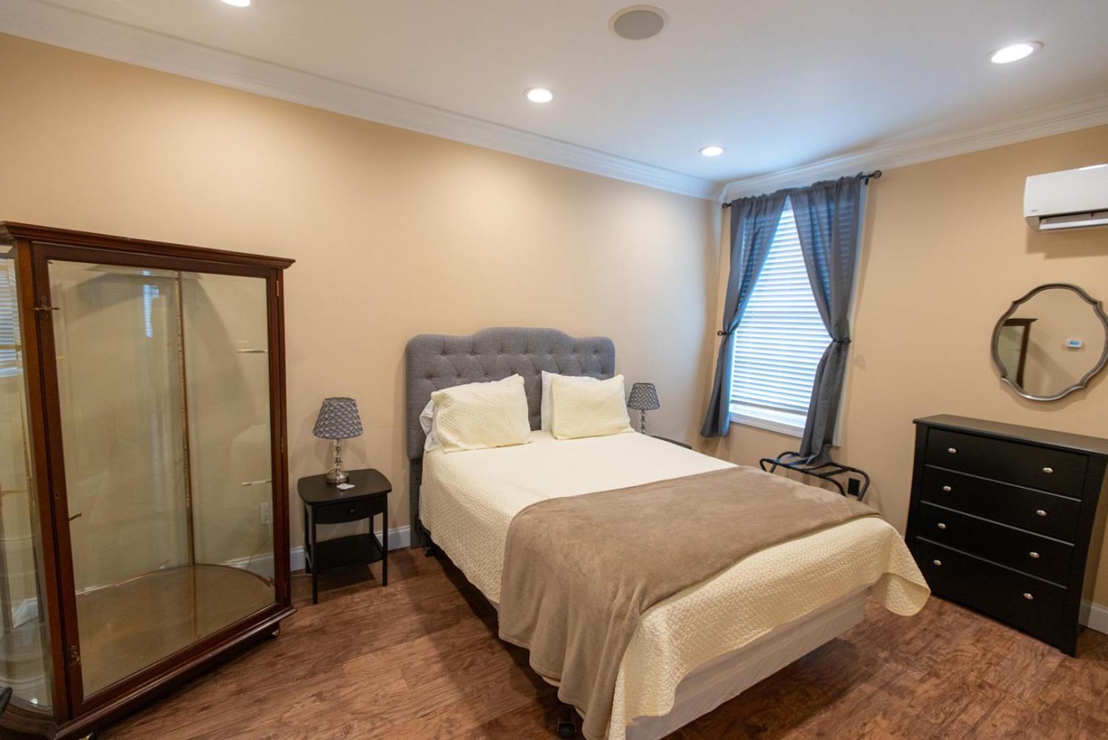 Howard'S Creek Inn 白硫磺泉镇 外观 照片