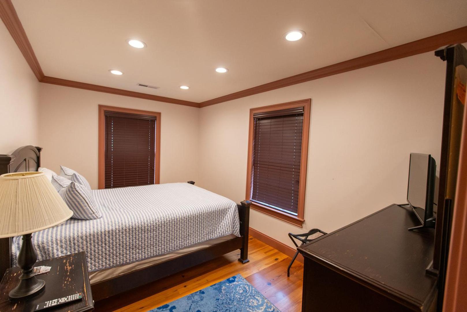 Howard'S Creek Inn 白硫磺泉镇 外观 照片